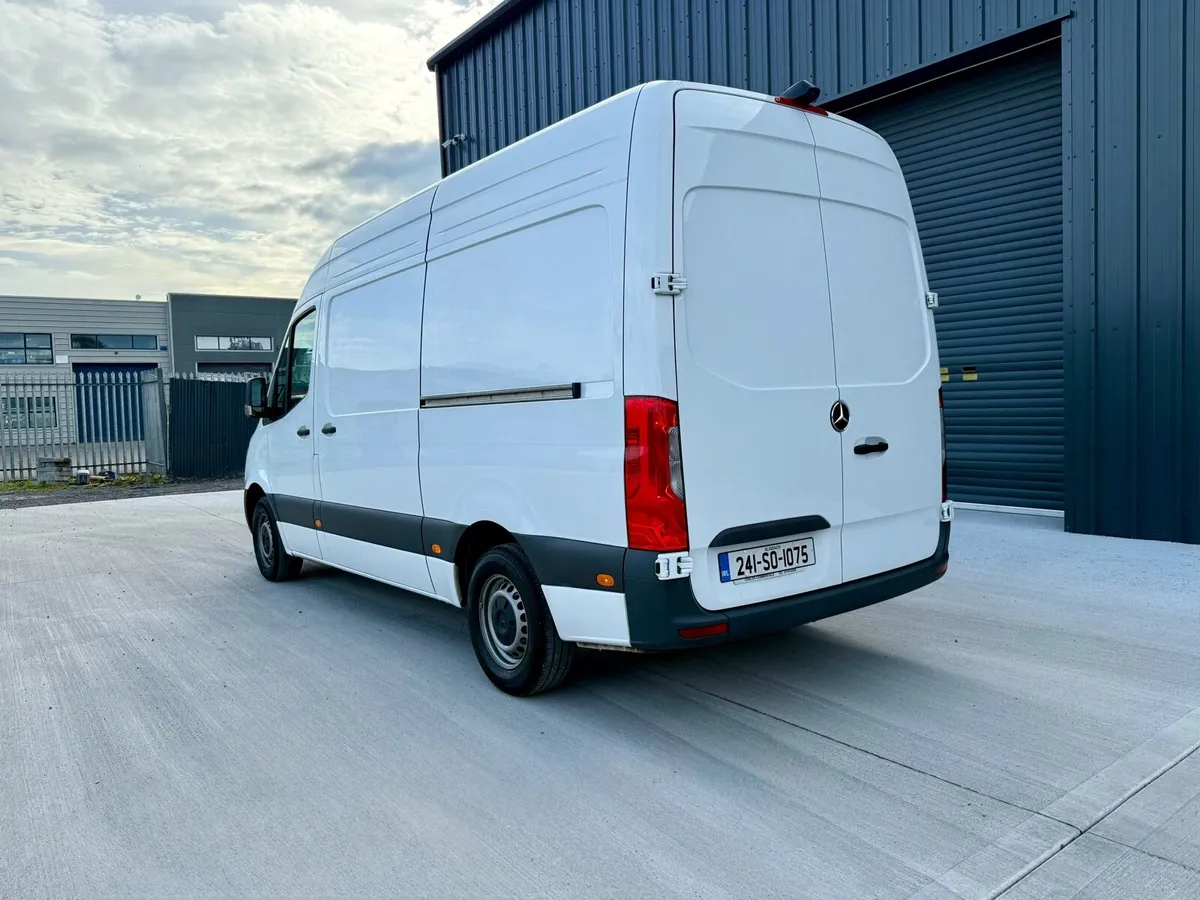 2024 Mercedes Sprinter 315 Progressive – Like New - Image 2
