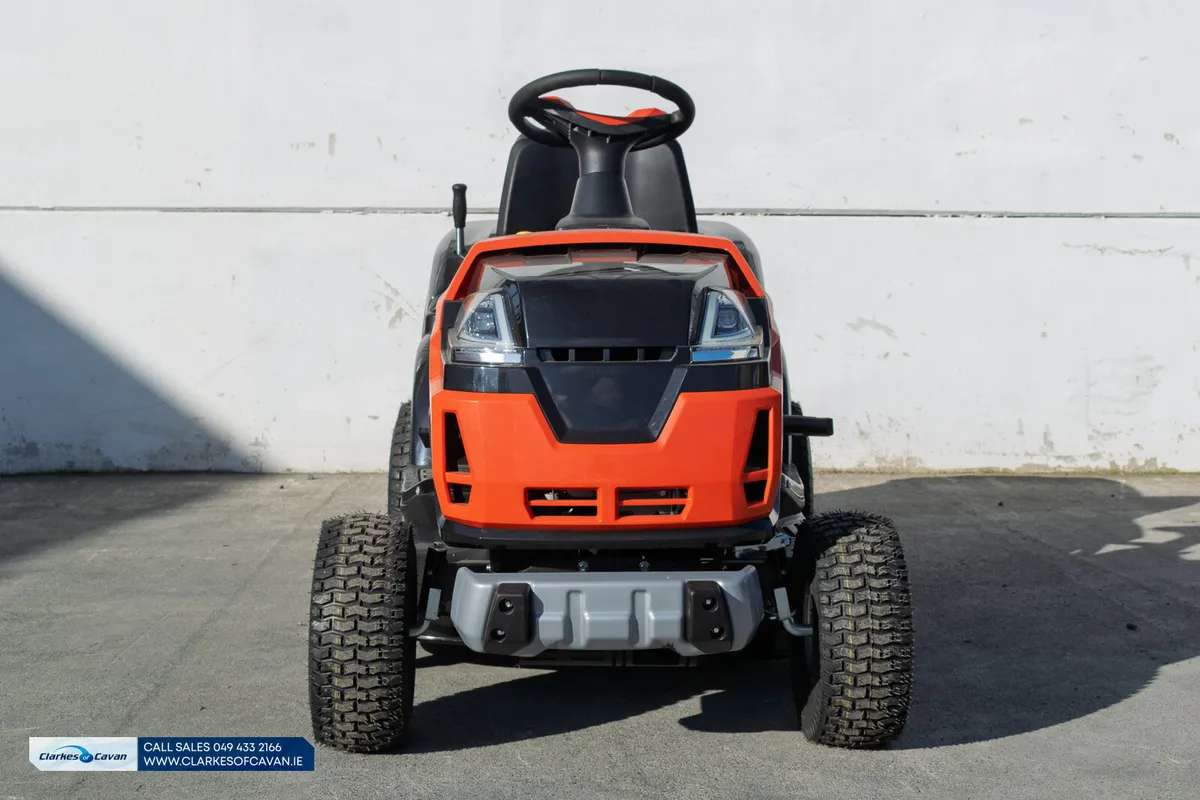 New Oleo Mac Ride On Mower €2950 - Image 3