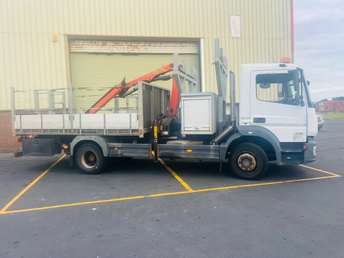 2015 Mercedes atego 1518 storage box crane Dropsid - Image 3