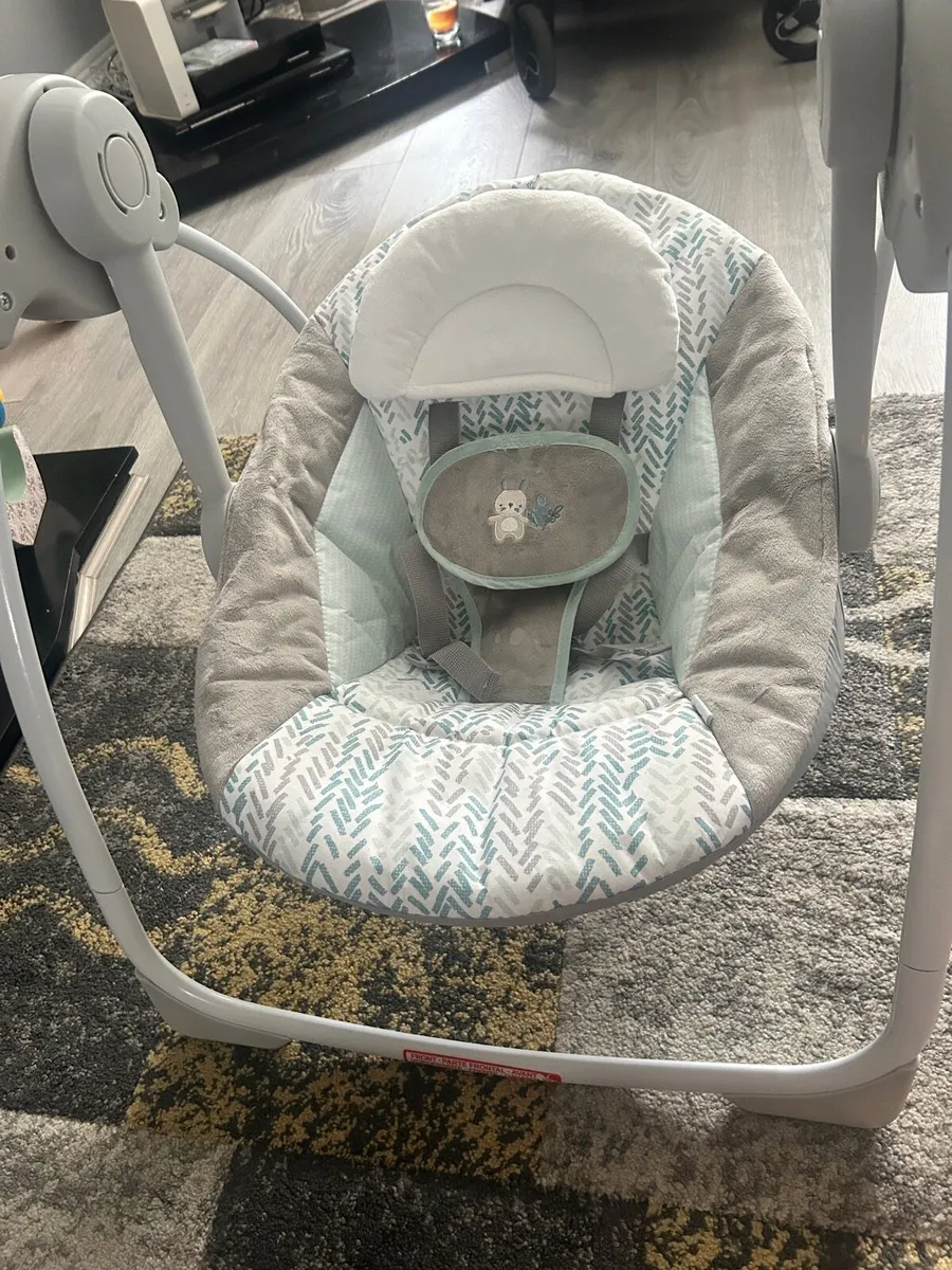 Baby swing - Image 1