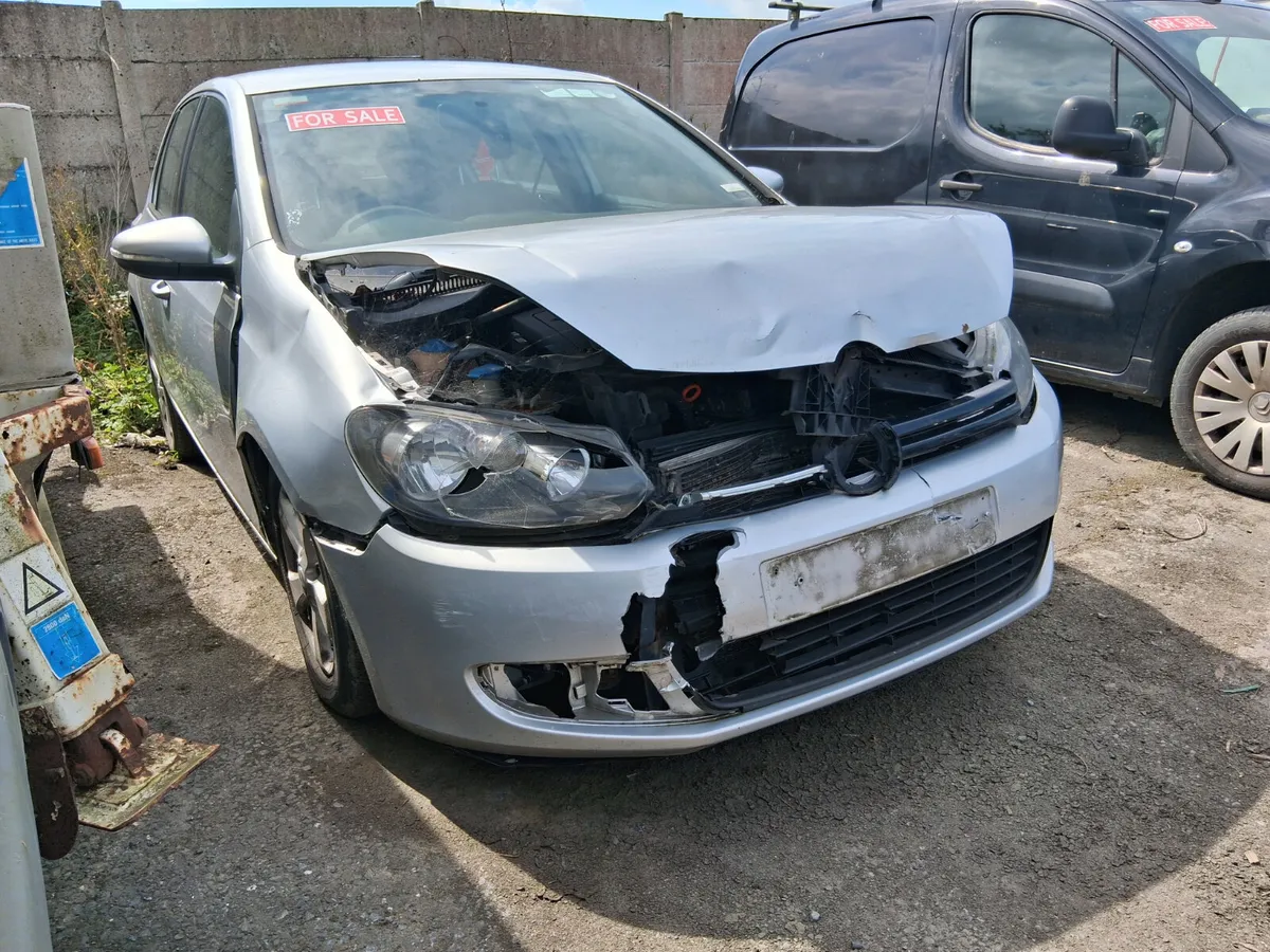 VW Golf 2012 1.6 diesel Light front damage - Image 4