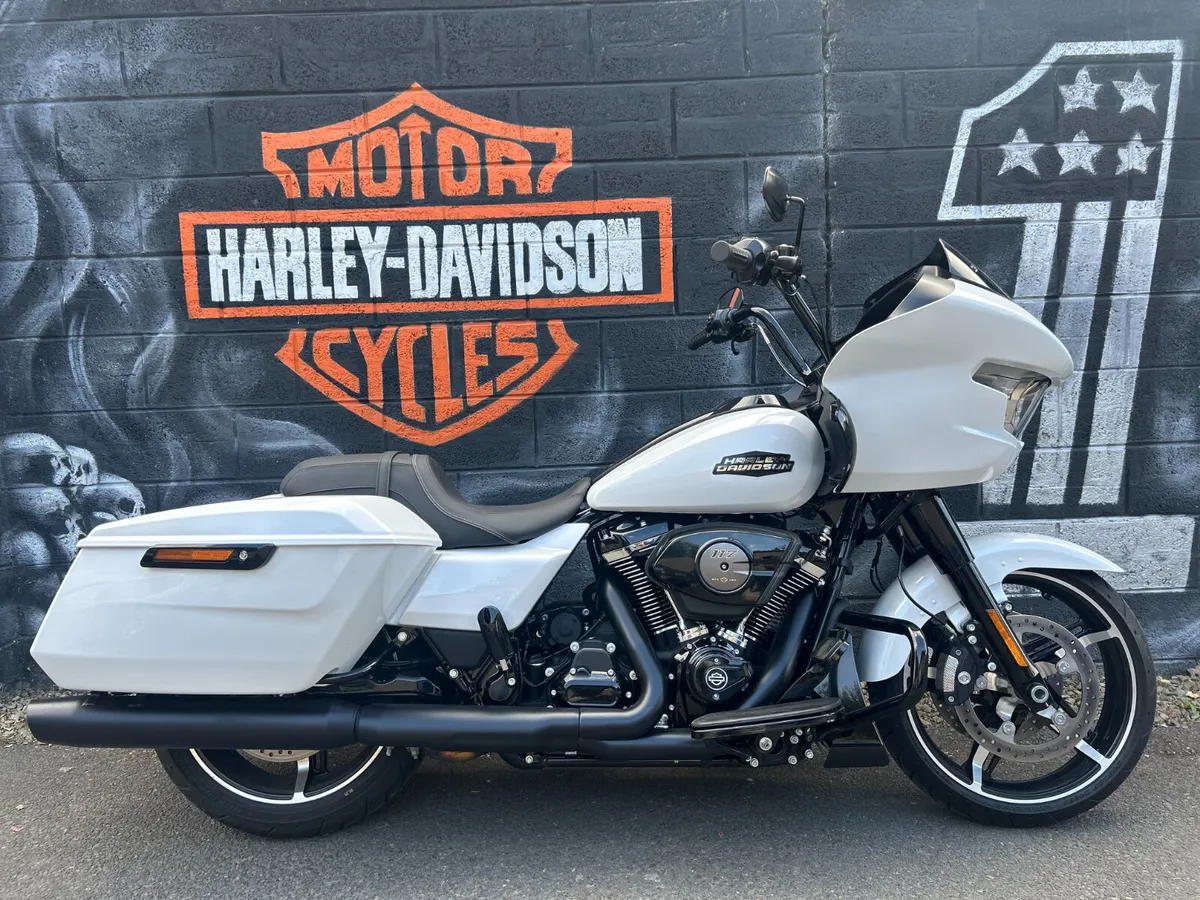*Ex-Demo* 2025 HARLEY-DAVIDSON Road Glide - Image 1