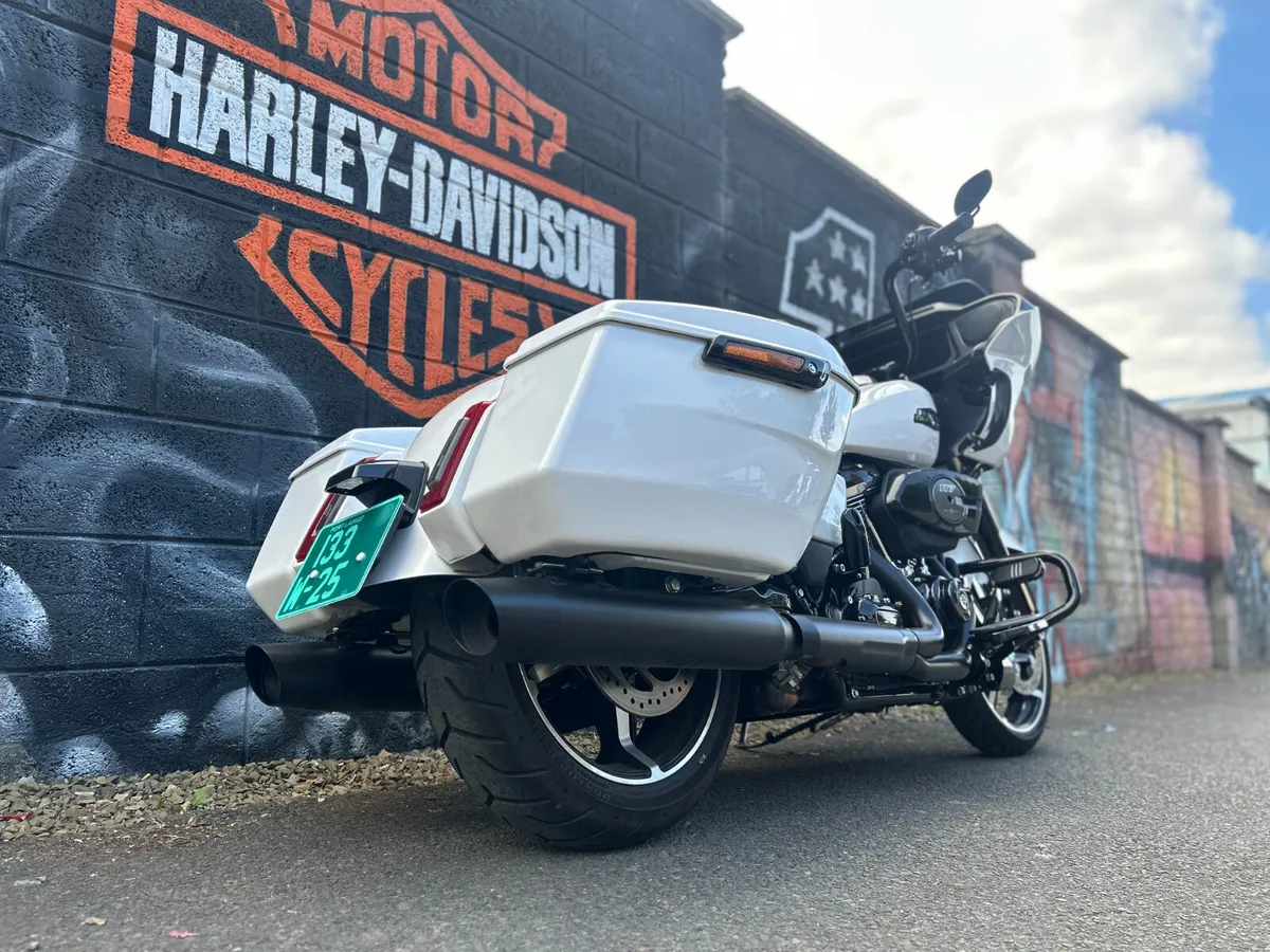 *Ex-Demo* 2025 HARLEY-DAVIDSON Road Glide - Image 3