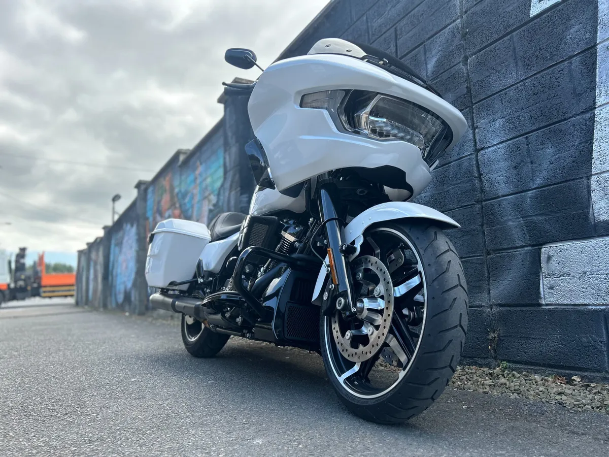 *Ex-Demo* 2025 HARLEY-DAVIDSON Road Glide - Image 4