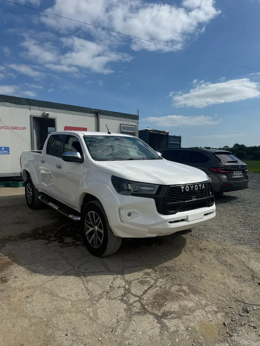 2019 TOYOTA HILUX GR INVINCIBLE - Image 2