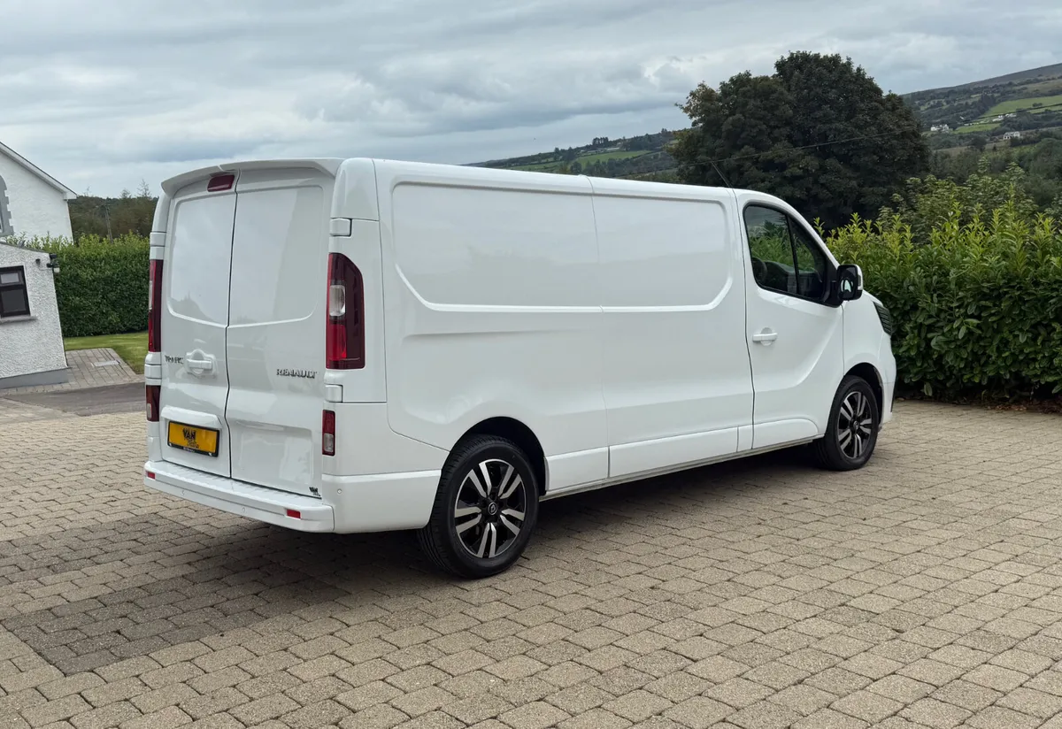 2023 (232Reg) Renault Trafic 130bhp LWB - Image 4