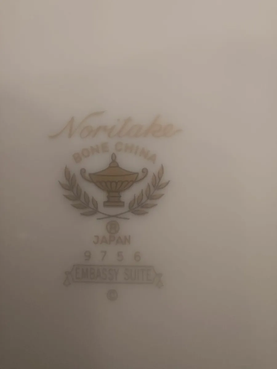 CHINA --NORITAKE bone china dinner service - Image 3
