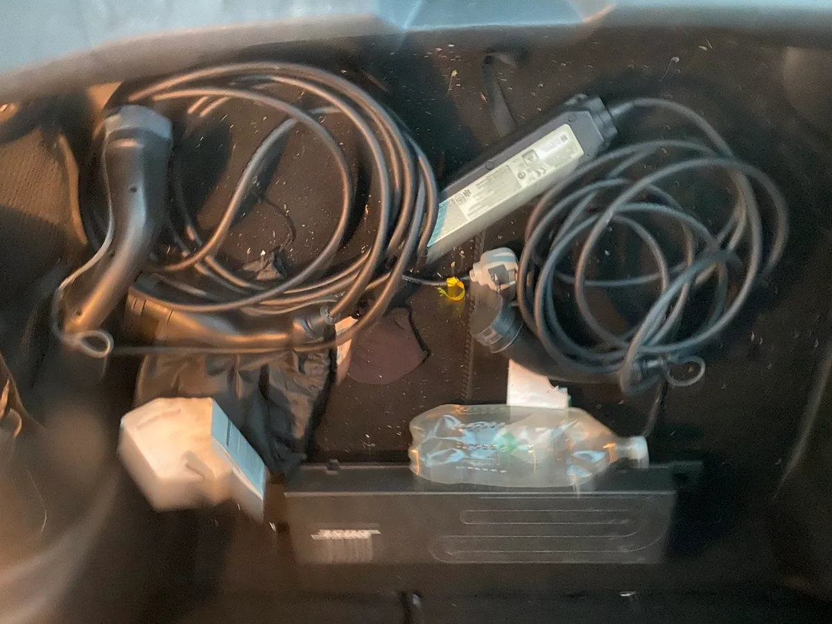 2018 Nissan Leaf Tekna breaking for parts - Image 4