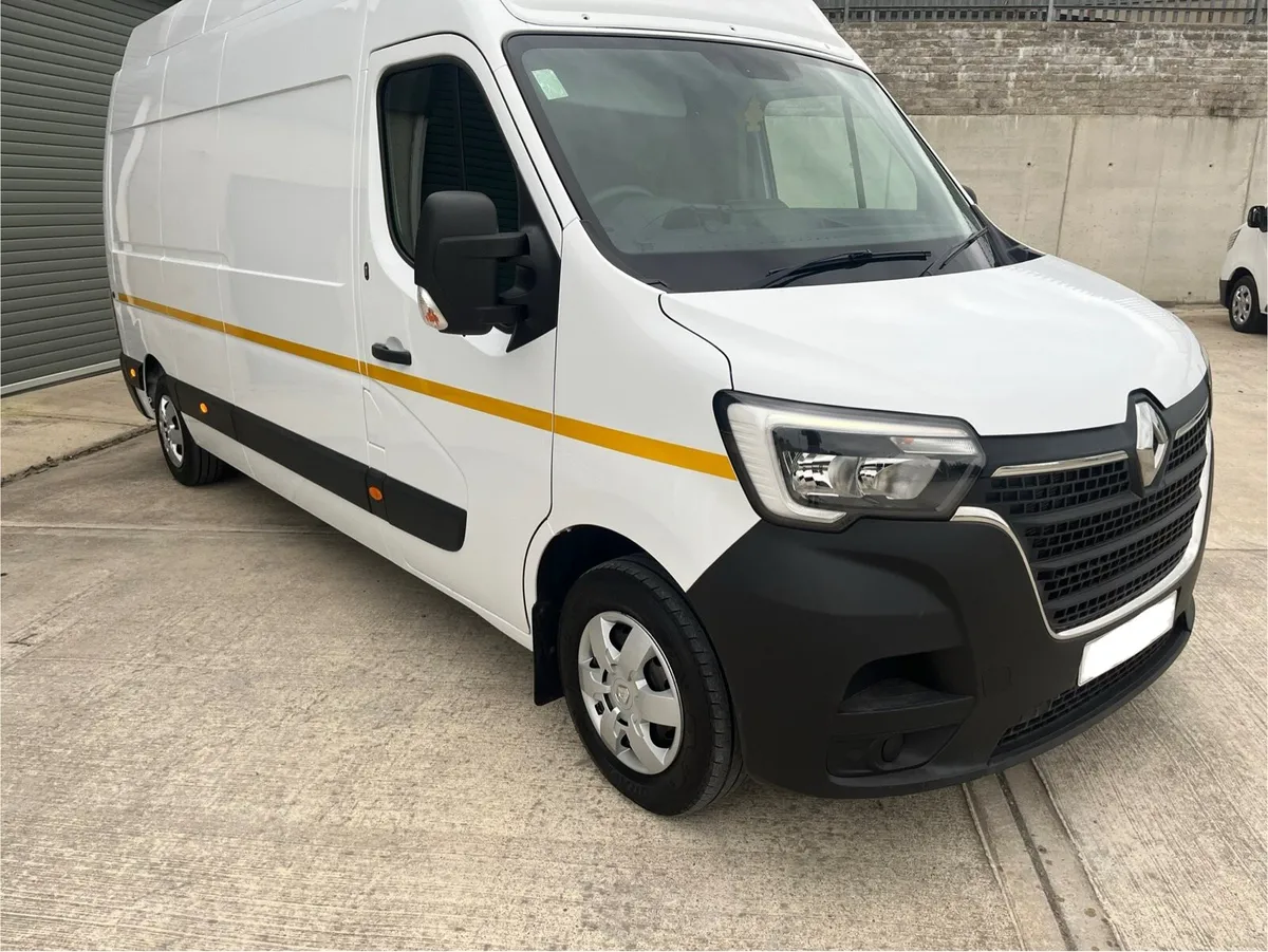 (222) Renault Master 2022 Lwb - Image 1