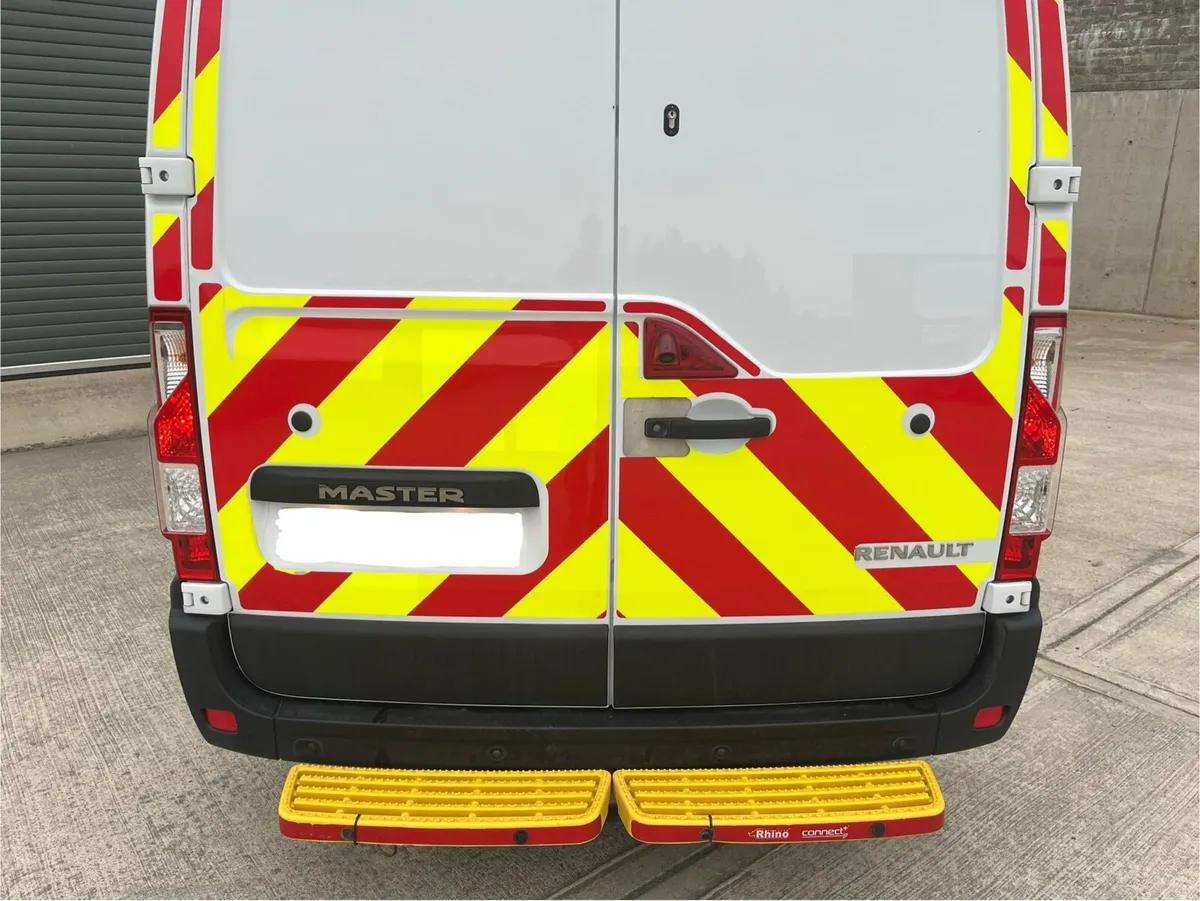 (222) Renault Master 2022 Lwb - Image 2