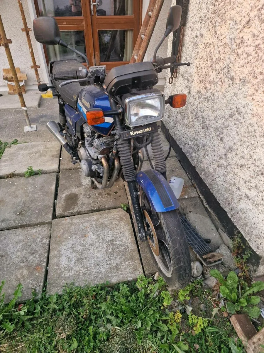 Vintage kawasaki gt 550 - Image 1