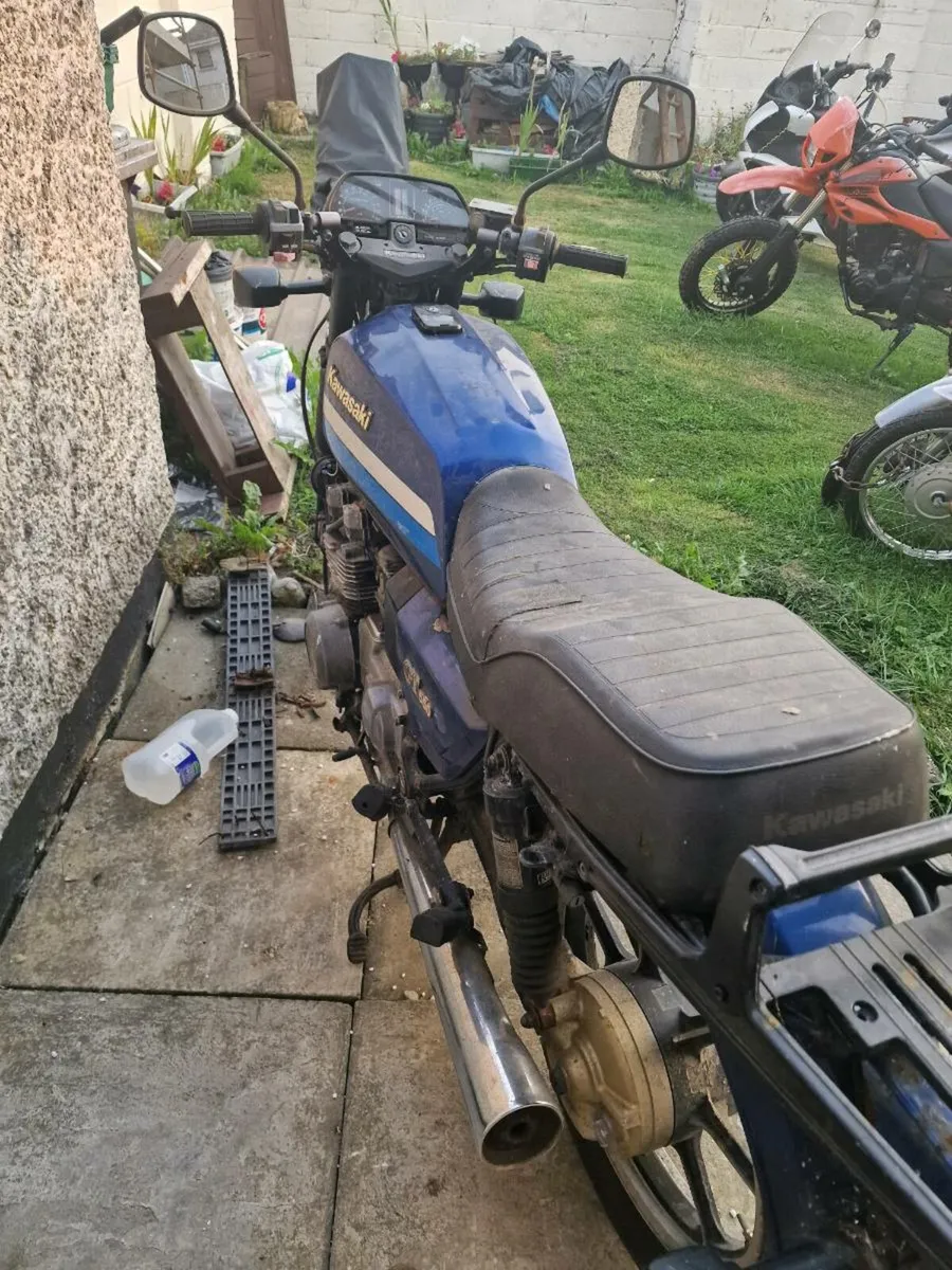 Vintage kawasaki gt 550 - Image 4