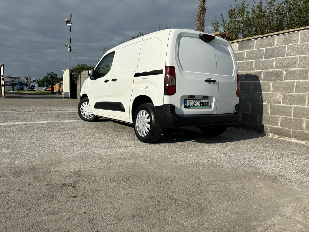 Top Spec Peugeot Partner Van... - Image 2