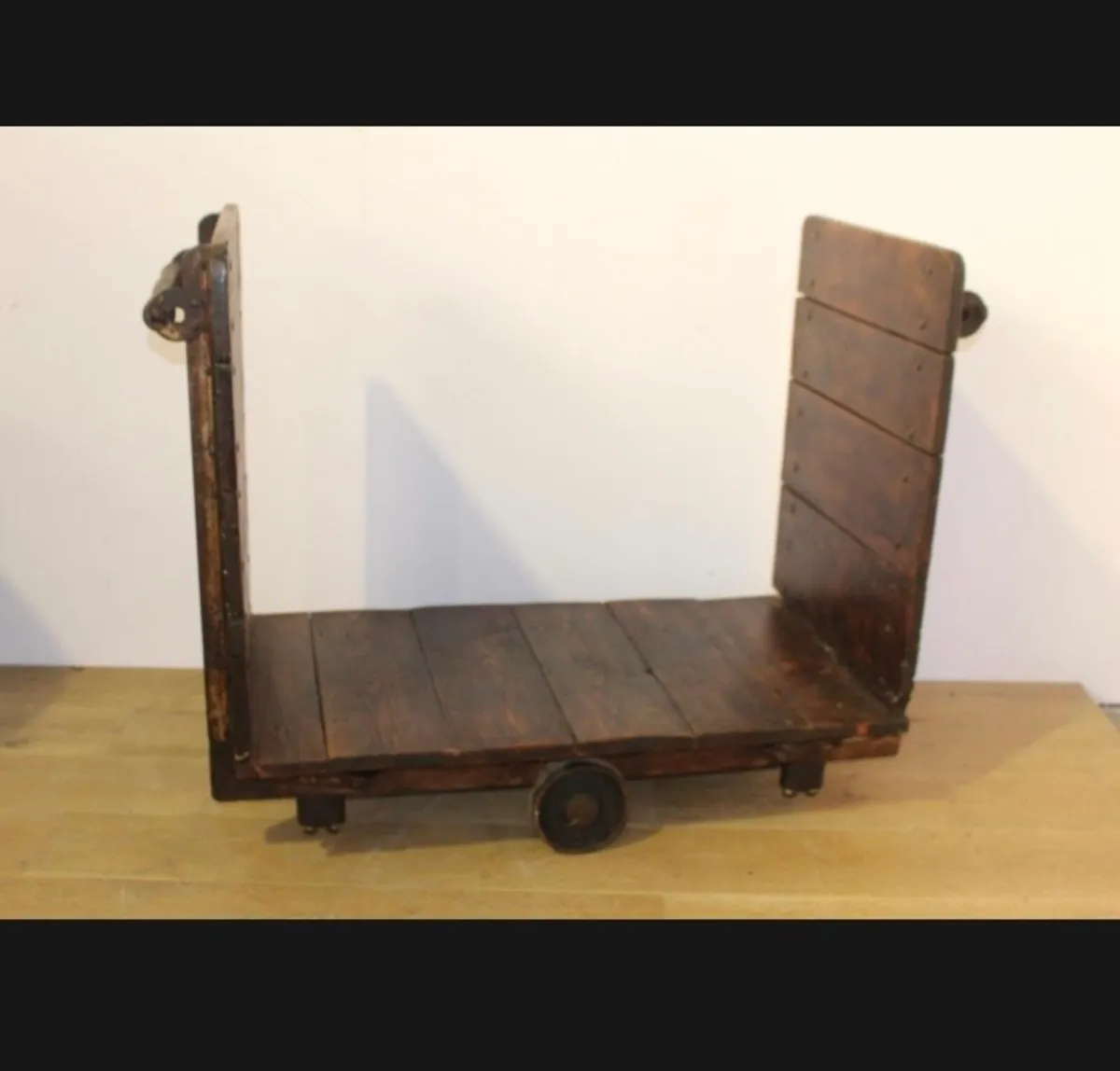 Wooden railway trolley - Image 1