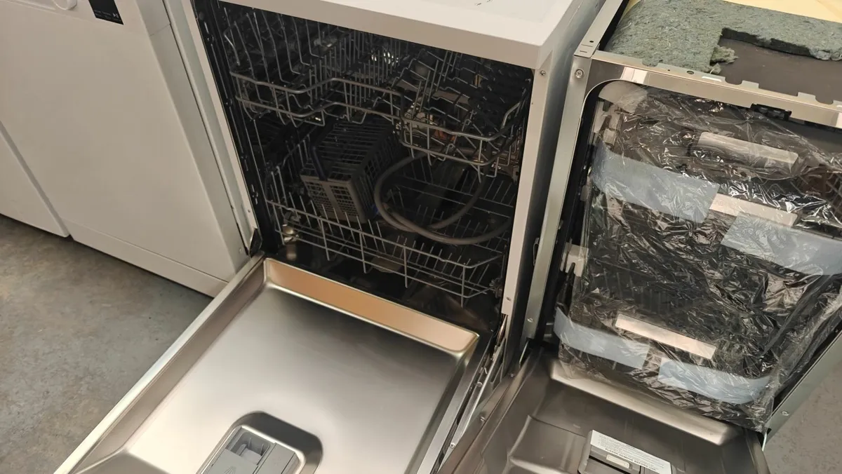 BRAND NEW Integrated 45cm Dishwashers - Image 2