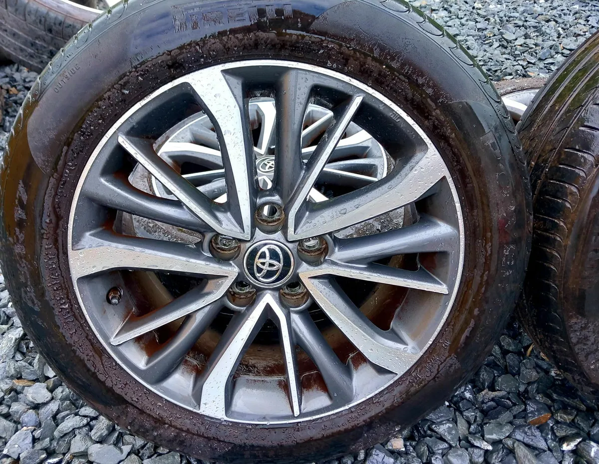 17inch 5x114.3 Toyota alloy wheels - Image 3