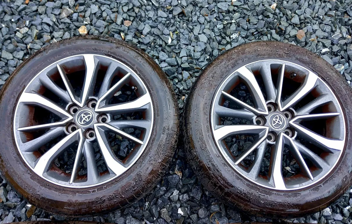 17inch 5x114.3 Toyota alloy wheels - Image 2