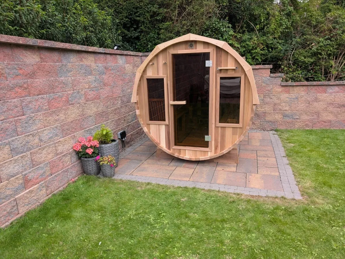Canadian Red Cedar Wood 4 Person Sauna - Image 4