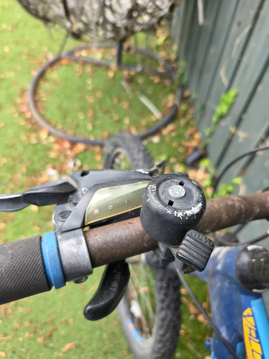 Carrera mountain bike - Image 4