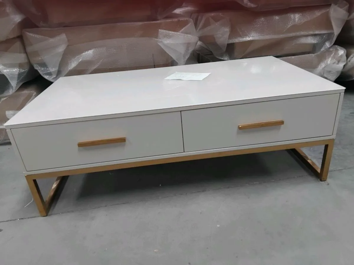 Cream glass top coffee table 1 mtr x 70 - Image 1