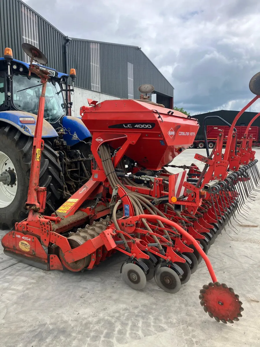 KUHN 4m One Pass with trailer - Image 3