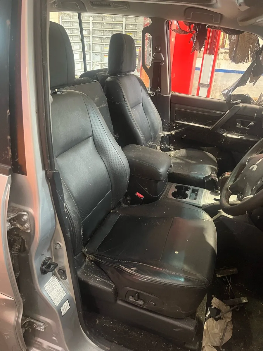 2X Pajero For Breaking - Image 4