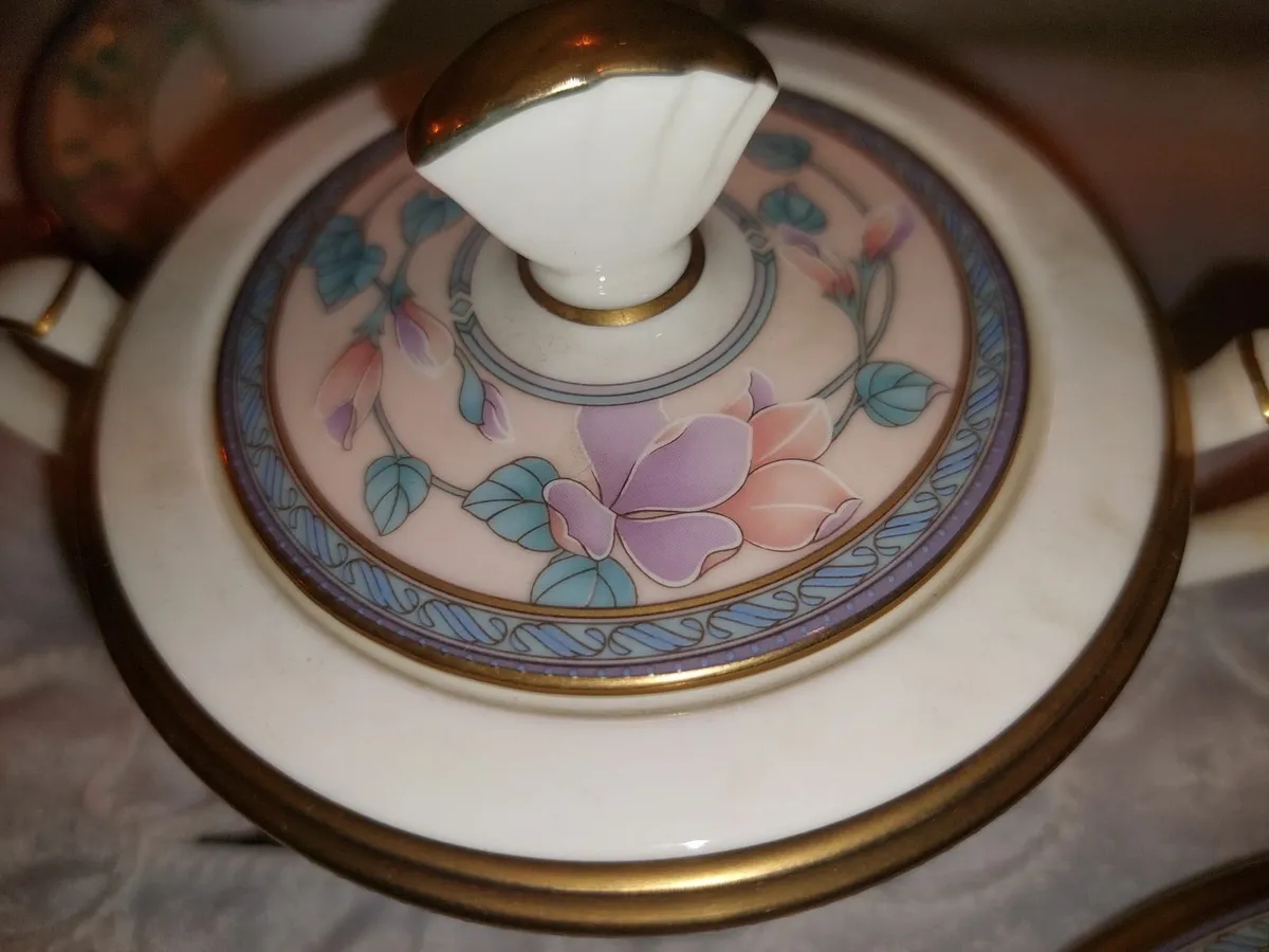 CHINA --NORITAKE bone china dinner service - Image 4