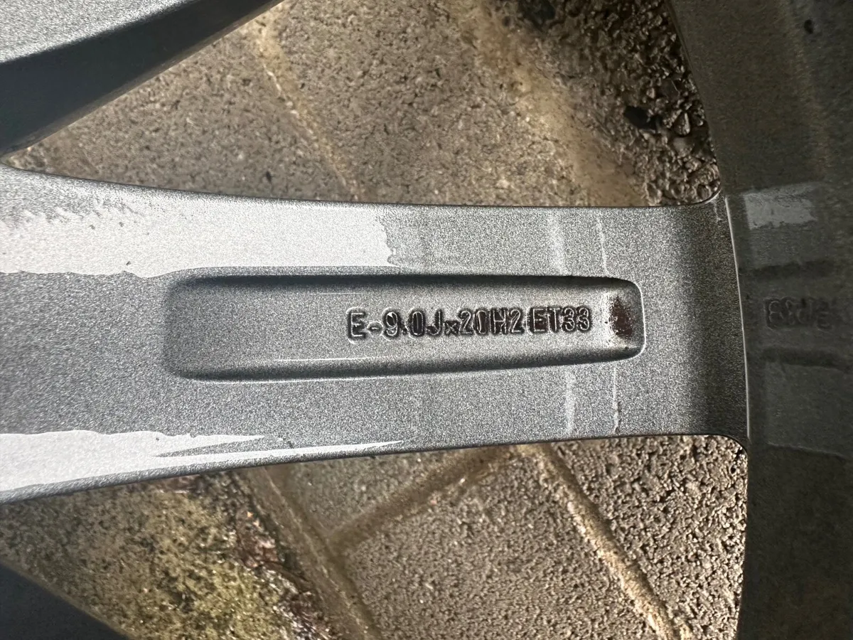 Audi Q7   R20  alloys with tyres 285/45/20 - Image 2