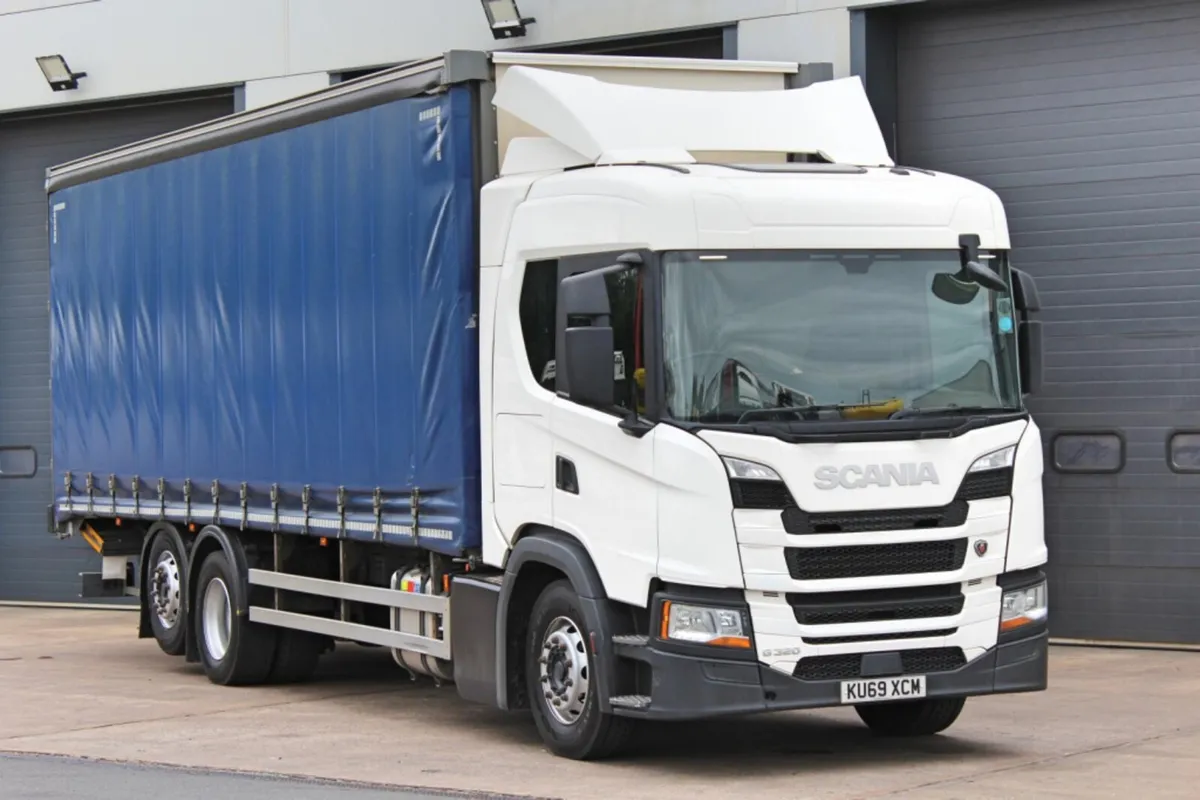2019 SCANIA G320 6X2 SLEEPER CAB CURTAIN SIDER - Image 1