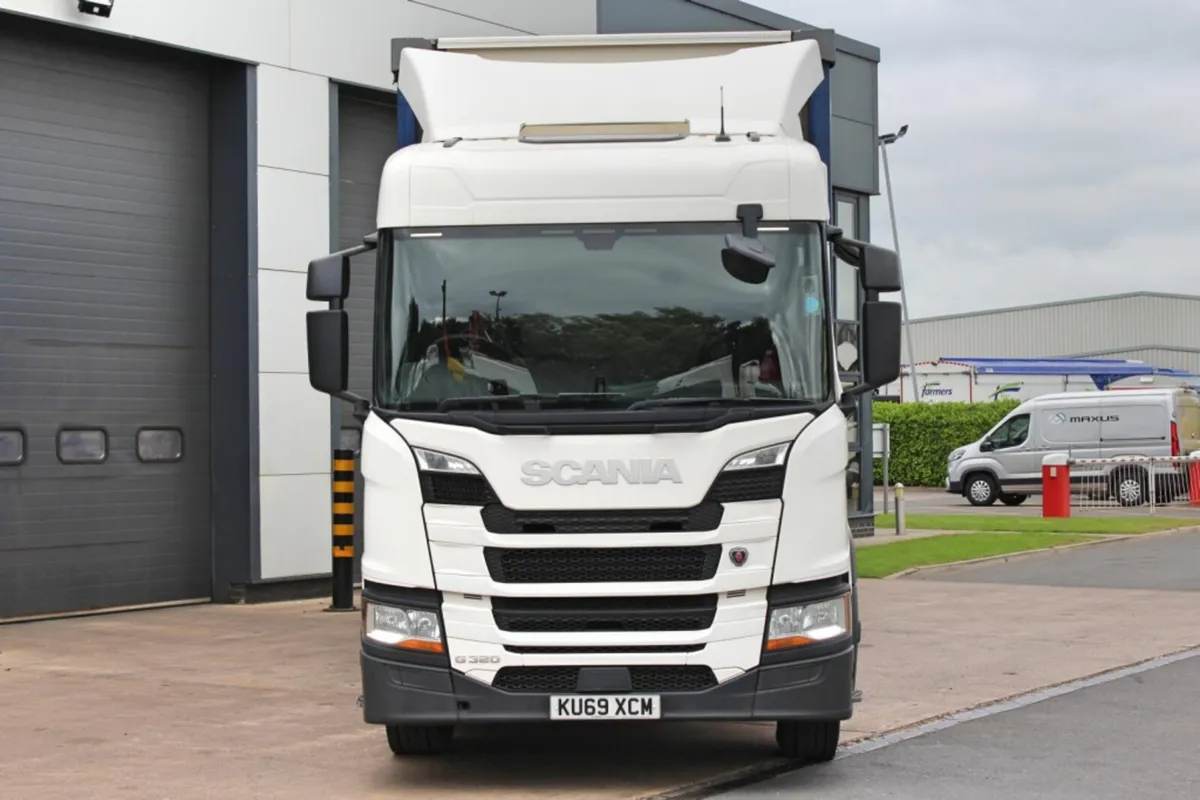 2019 SCANIA G320 6X2 SLEEPER CAB CURTAIN SIDER - Image 2