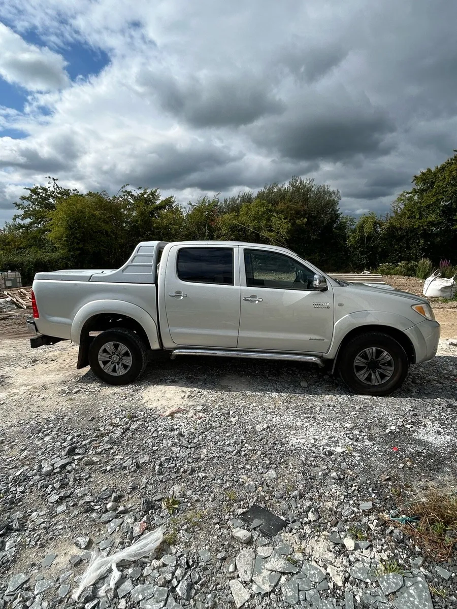 Open to offers Toyota invincible - Image 2