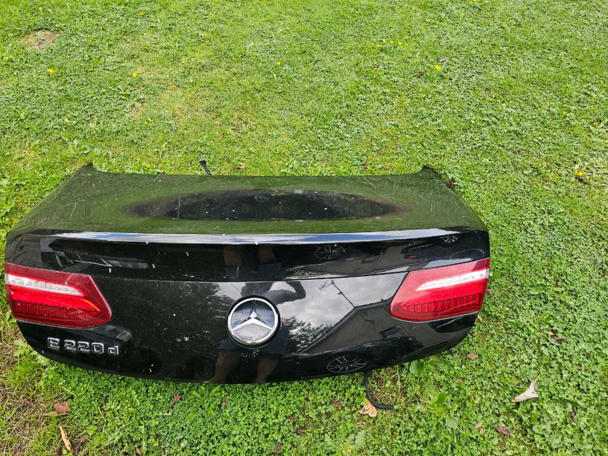 2019 e class  coupe - Image 1