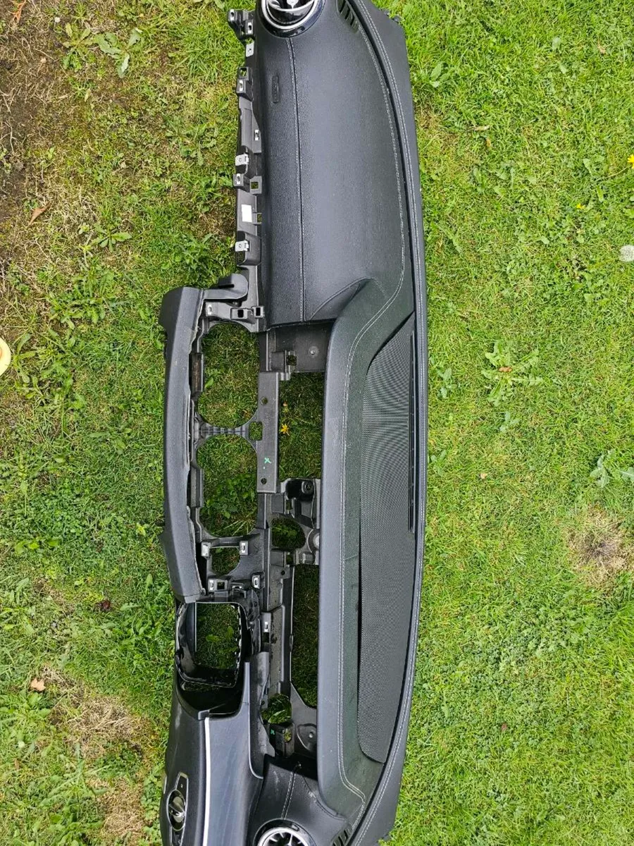 2019 e class  coupe - Image 3