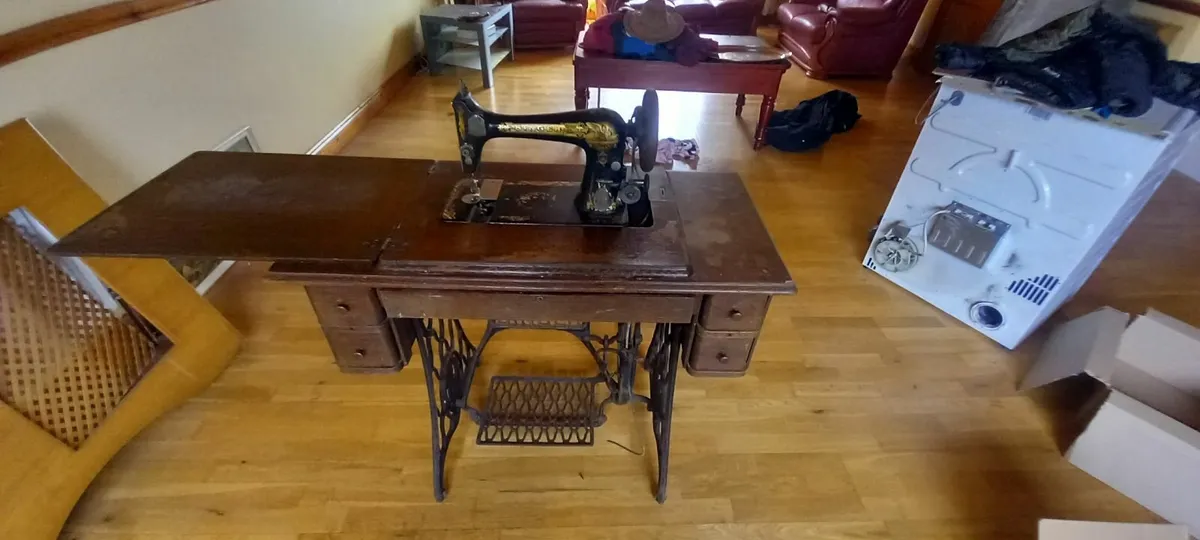 Singer sewing machine