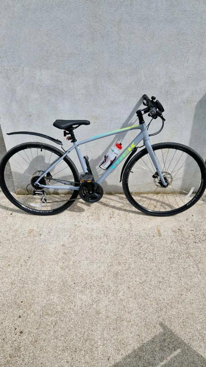 Trek FX 2 Disc Bike - Image 2