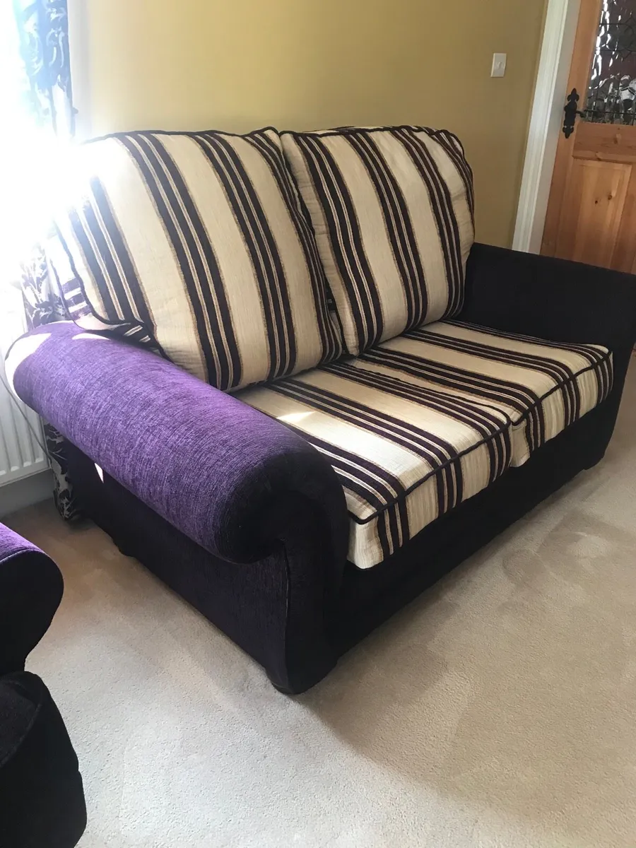 Couch/chairs - Image 2