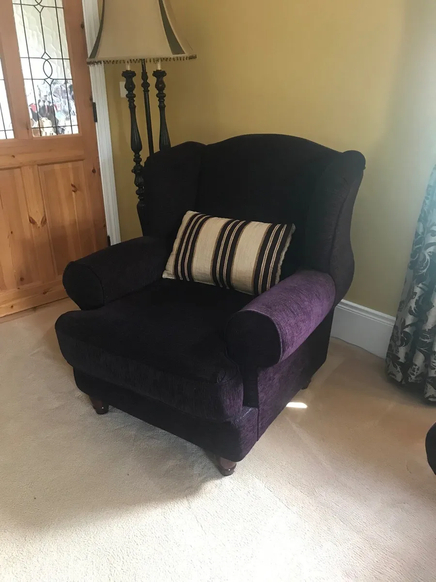 Couch/chairs - Image 3