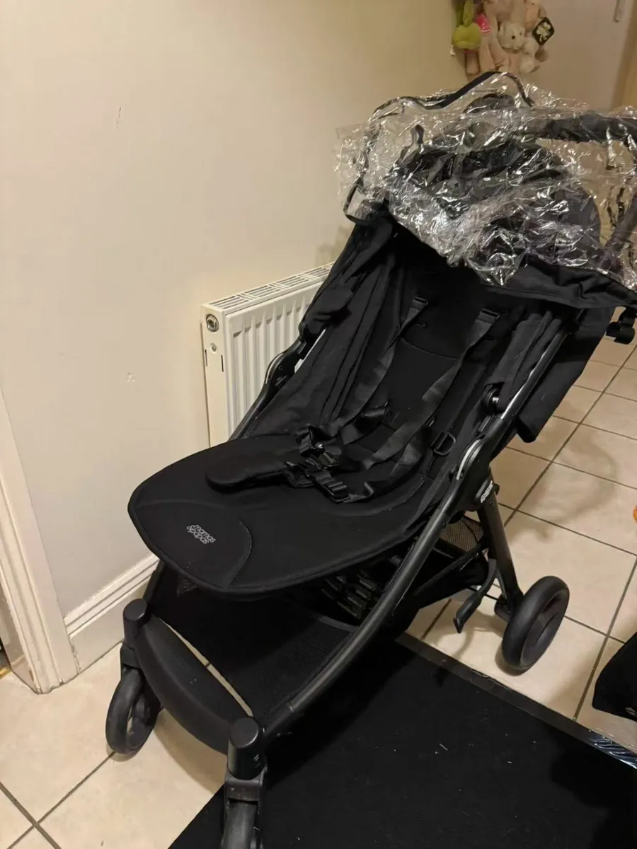 Mamas & Papas Armadillo Pushchair – Ebony | Compac - Image 3