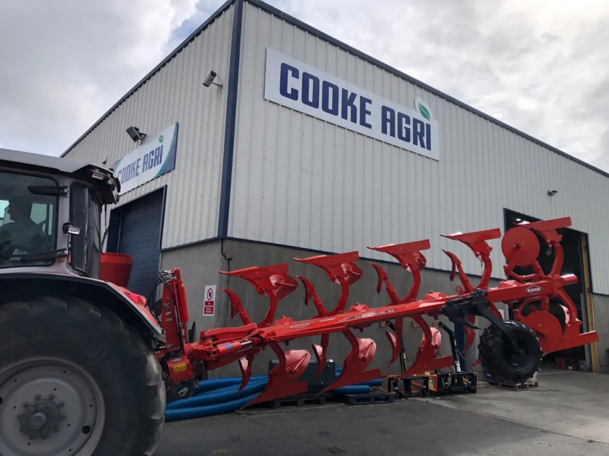 Job Vacancies, Mechanic and Storeman - Image 2