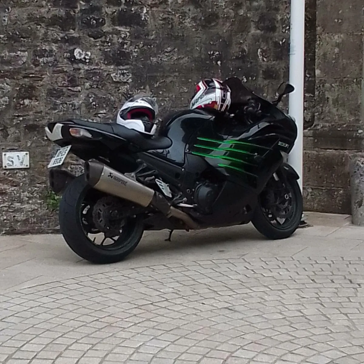 Kawasaki zzr 1400 - Image 1