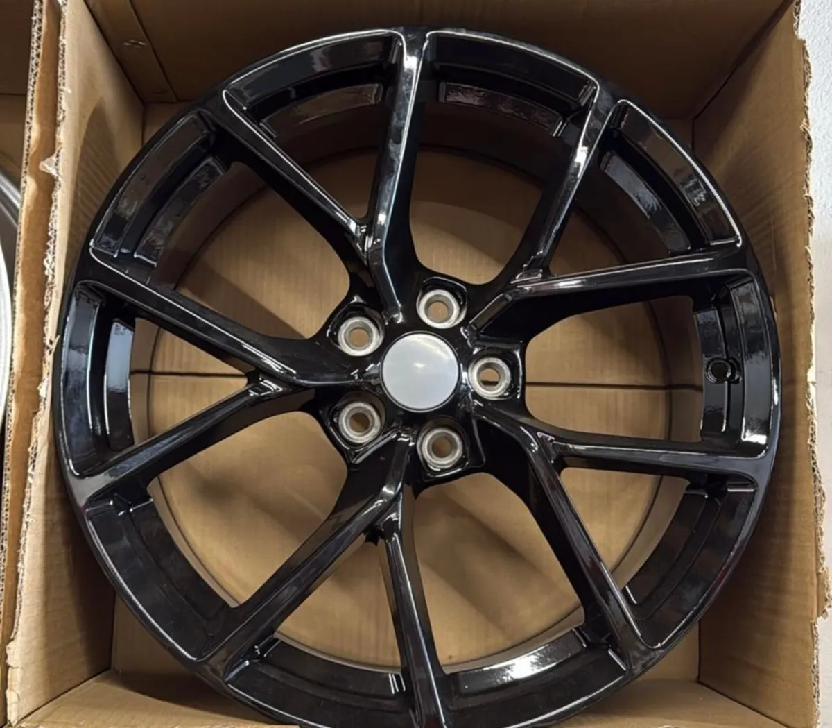 18” st4 gloss black 5x108