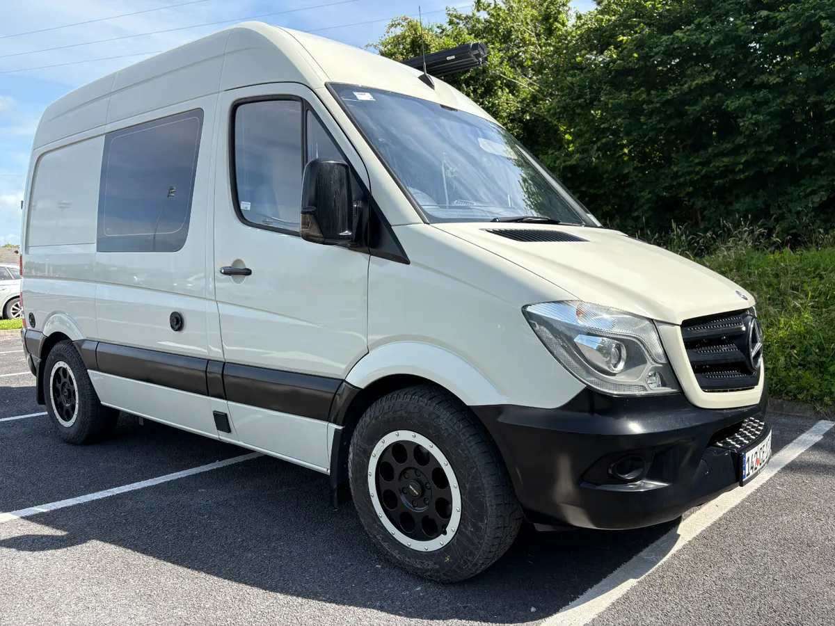 142 Mercedes Sprinter Camper van - Image 2