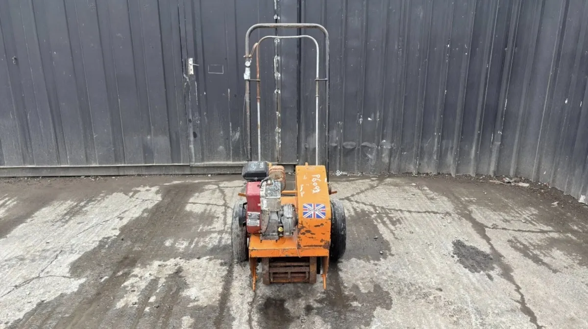 SISIS Auto-Turfman 3 Aerator - Image 2