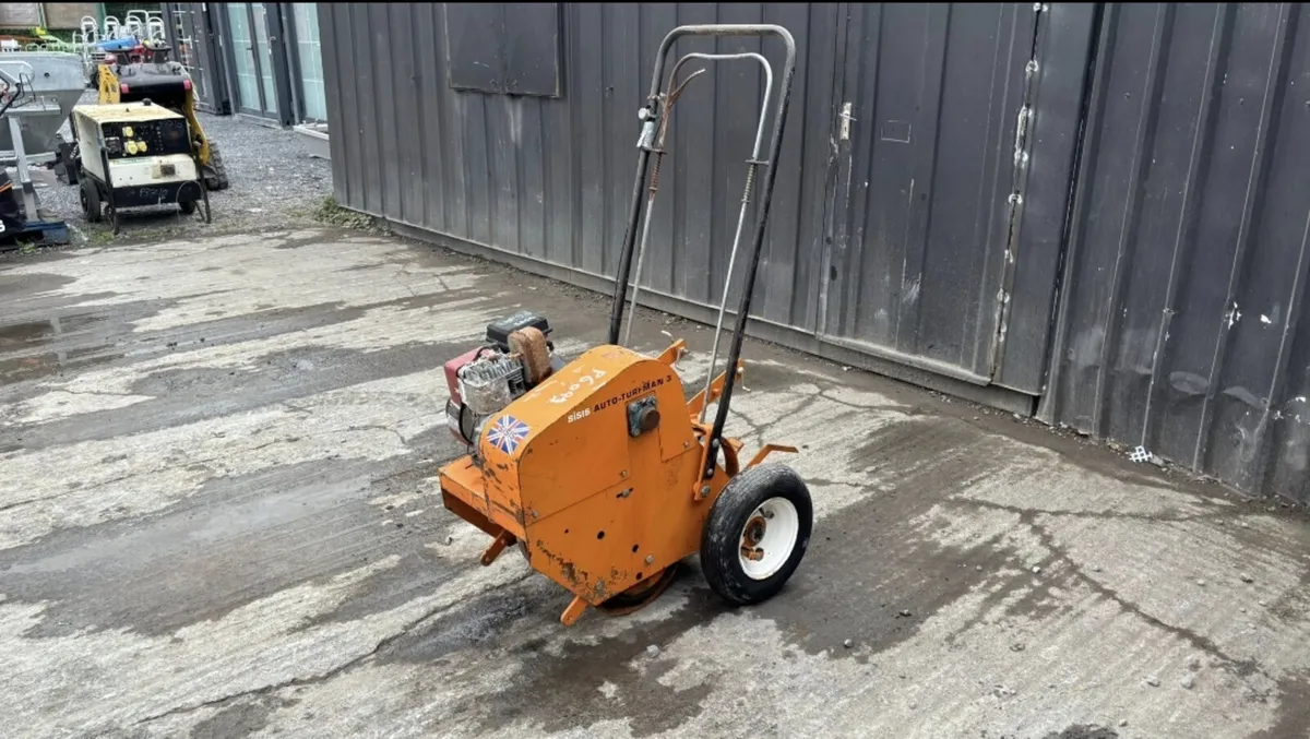 SISIS Auto-Turfman 3 Aerator - Image 3