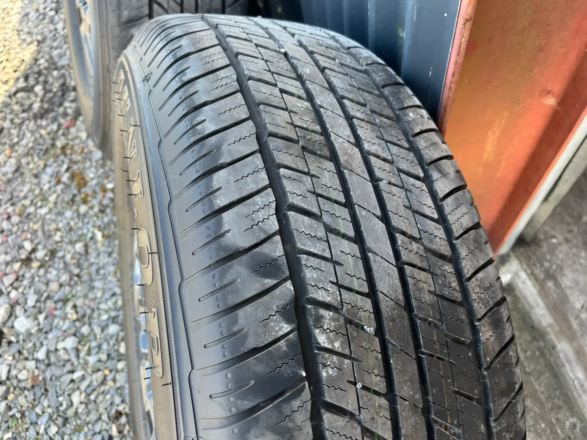 2025 Toyota landcruiser alloys - Image 3