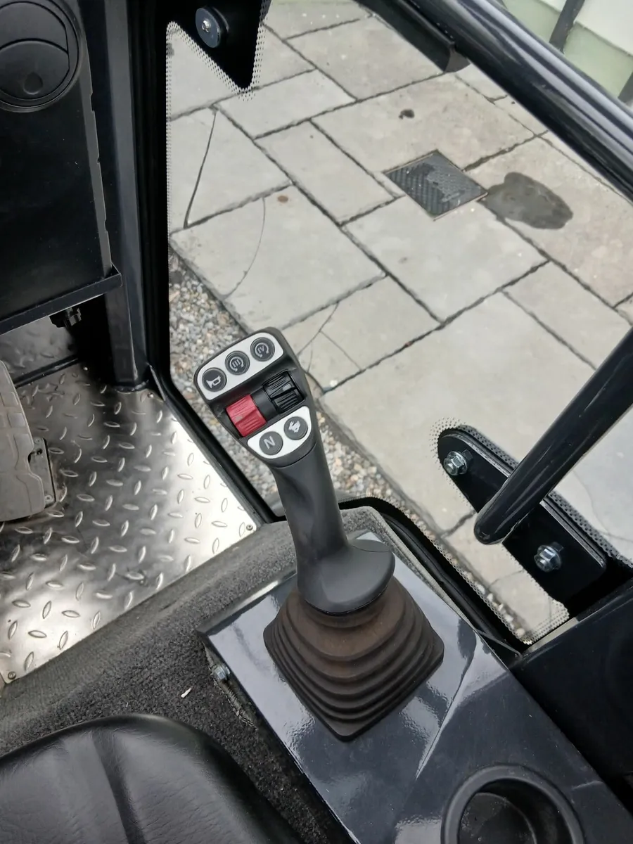 Heracles H280 mini wheel loader - Image 3