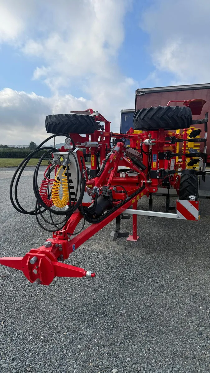 New and DEMO Pottinger Terria 4030 Grubbers - Image 3
