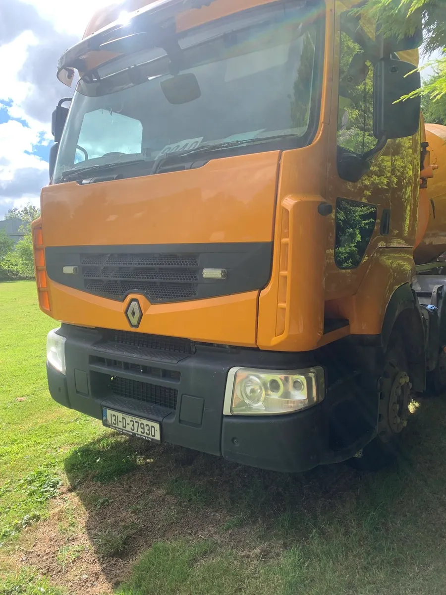 Renault Concrete Truck - Image 2