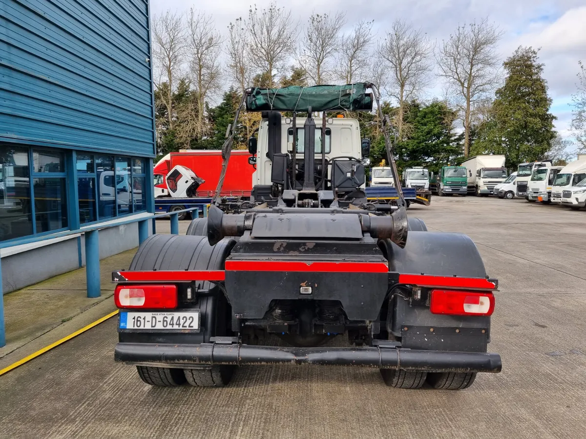 2016 DAF CF 8X4 HOOKLOADER - Image 4