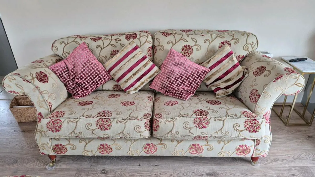 3 Piece suite - Image 1